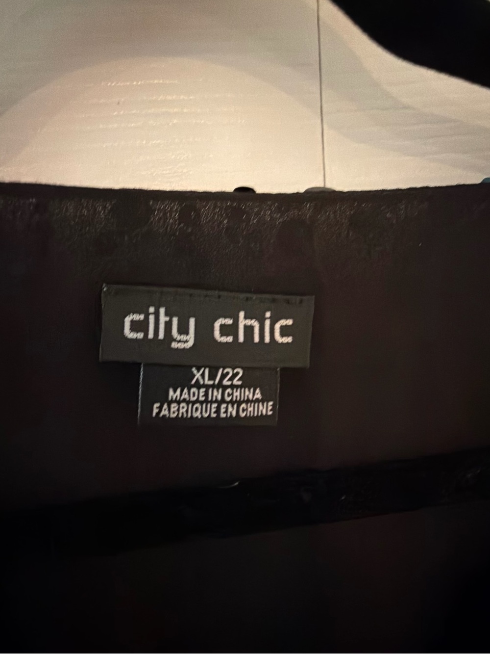 City Chic Plus Size Scattered Glow Dress - Picture 4 of 4